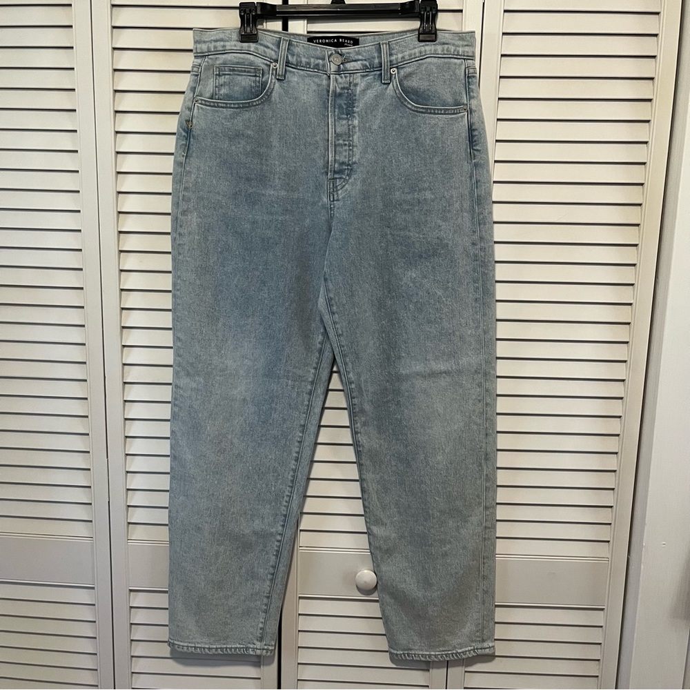 Veronica Beard Blake Classic Straight High Rise Button Fly Light Wash Jeans 31